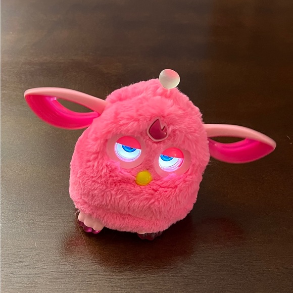 Hasbro Pink Furby Connect 2016 Talking Bluetooth Toy TESTED & WORKS NO MASK - Picture 4 of 17